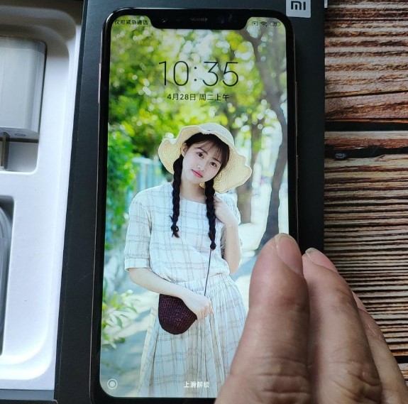 小米8金色6+128G无锁机，骁龙845处理器，原装配件齐全